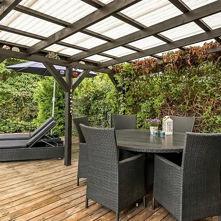 Two-bedroom Holiday In *